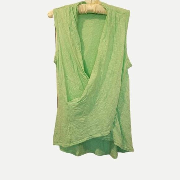 Anthropologie Left of Center surplice high / low hem top (sz M) light green - Picture 1 of 7